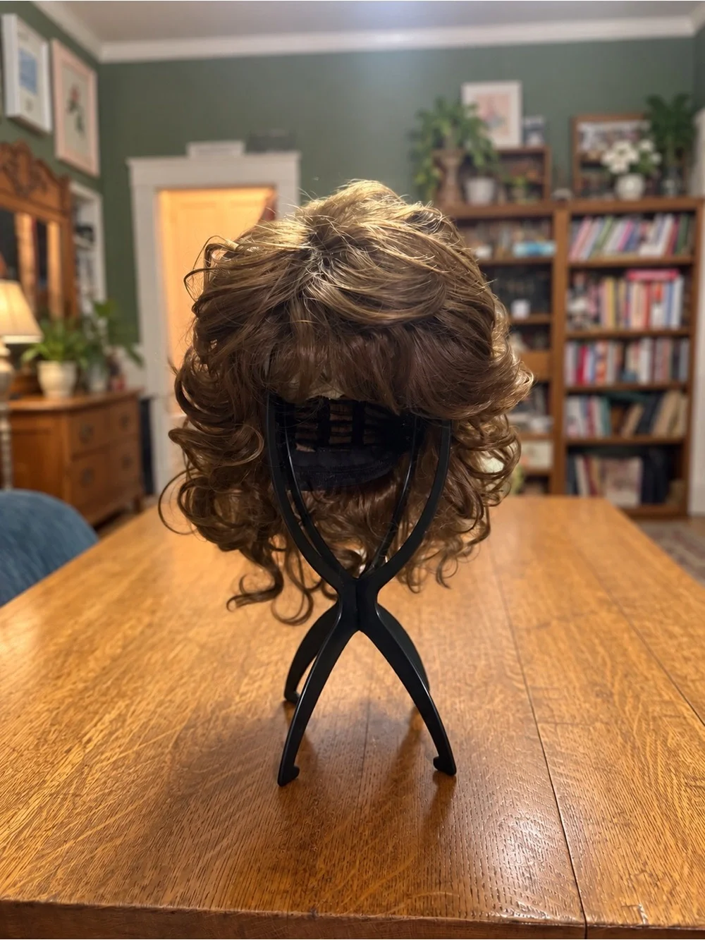 Short Curly Brown Synthetic Wig for Everyday Style